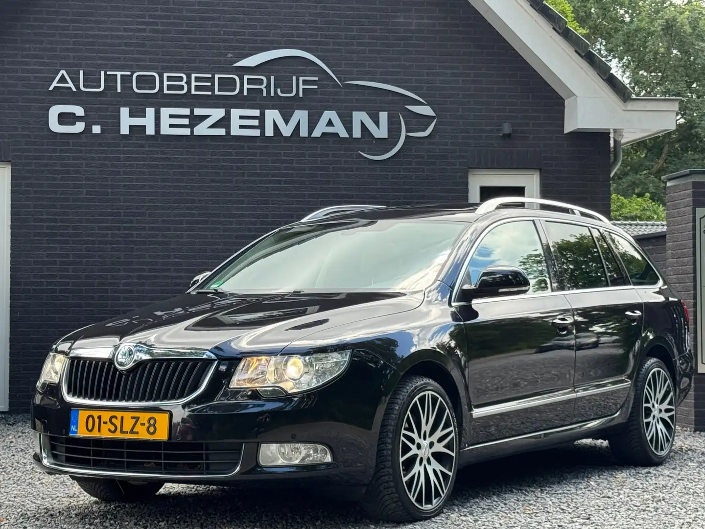Skoda Superb Combi 1.8 TSI Elegance Business Line BOMVOL OPTIES Zwart - 1