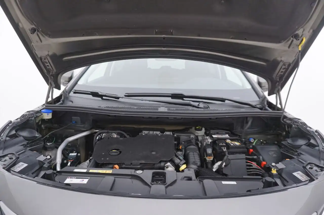Peugeot 5008 Allure EAT8 7 posti 1.5 Diesel 131CV, миниатюра 13