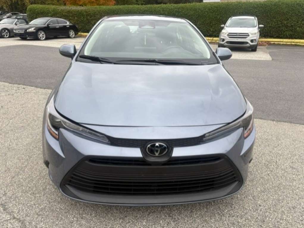2026 Toyota Corolla LE — photo 2