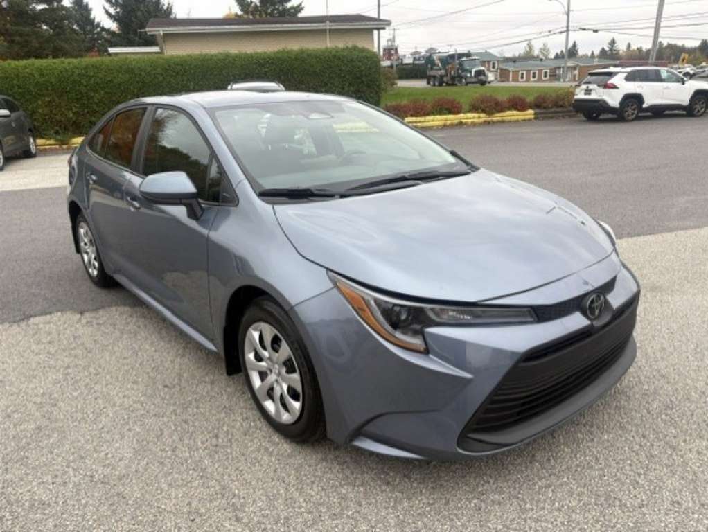2026 Toyota Corolla LE — photo 3