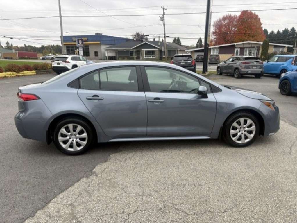 2026 Toyota Corolla LE — photo 4