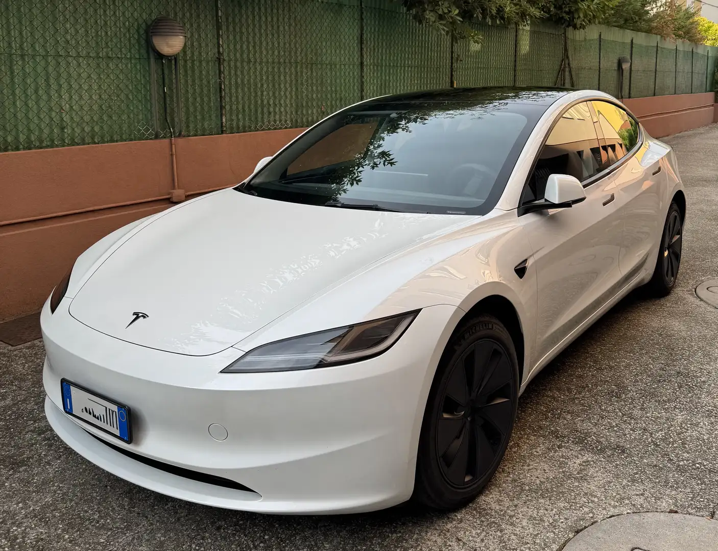 Tesla Model 3 Standard rwd Plus - 1