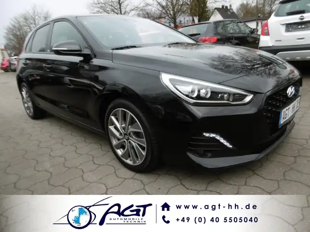 Hyundai i30 1.4 T GDiPassion + Nav LED Sitzheizung PDC