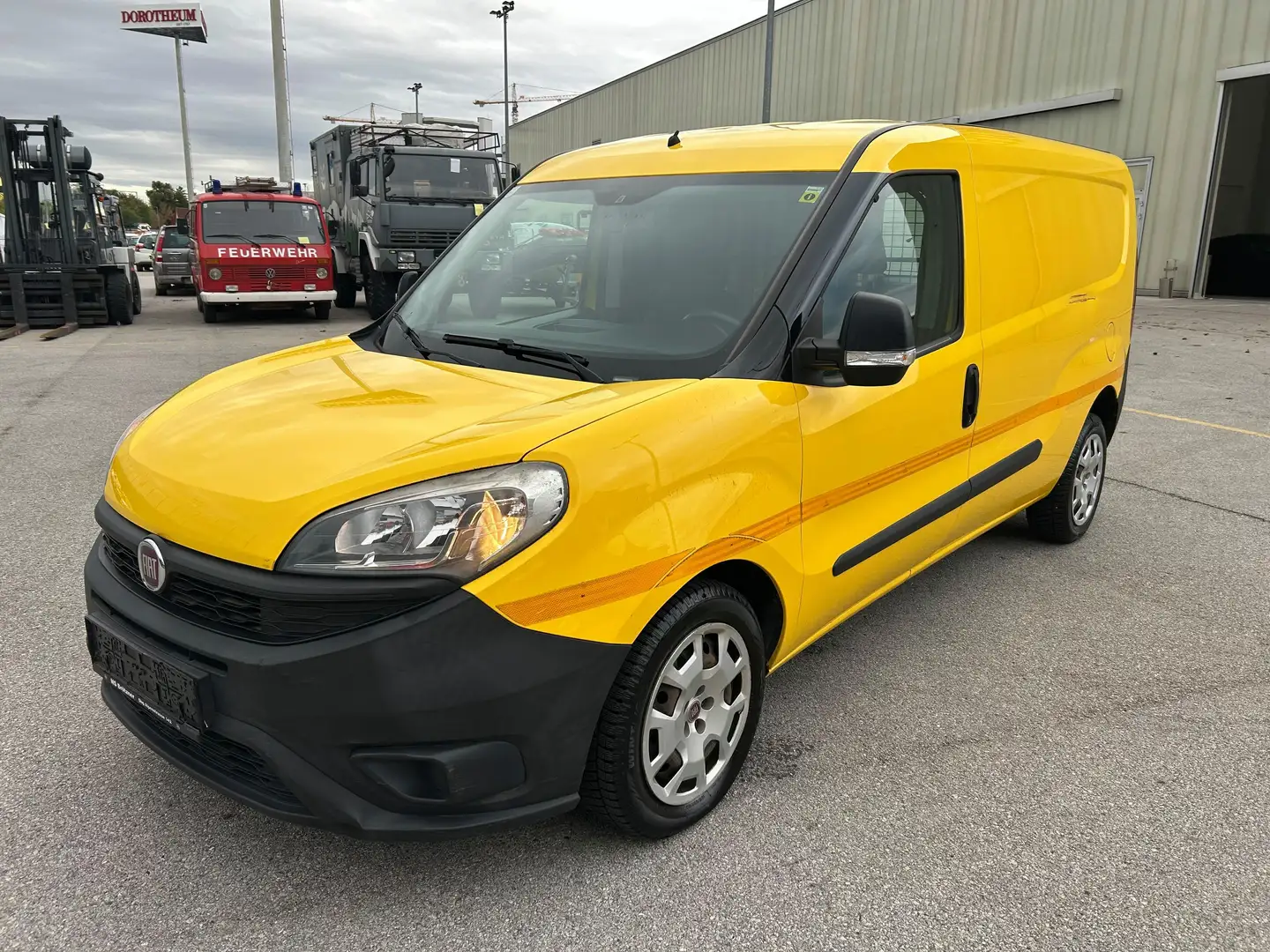 Fiat Doblo Doblo Cargo MAXI 1,3 MultiJet nur 51000 Km Gelb - 1