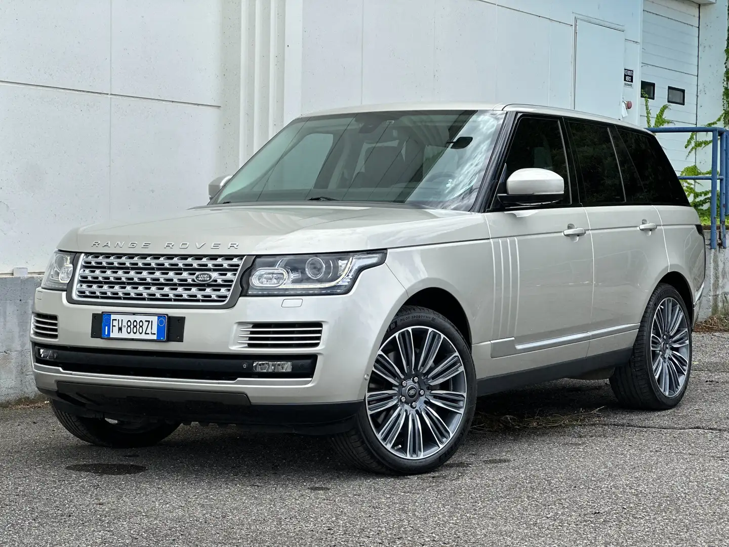 Land Rover Range Rover Range Rover IV 2013 4.4 sdV8 Vogue auto Grigio - 1