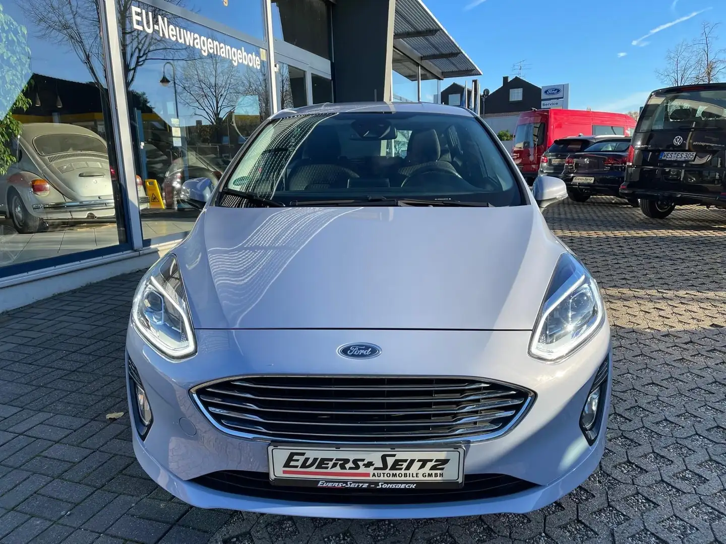 Ford Fiesta Titanium (Navi, diverse Pakete) Blau - 2