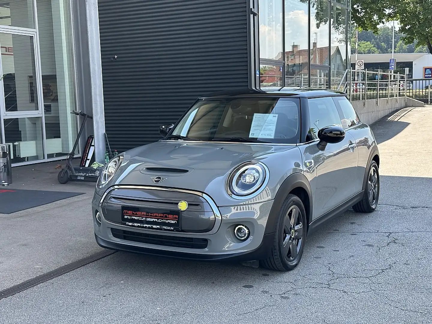 MINI Cooper S MINI Cooper SE Aut. Šedá - 2