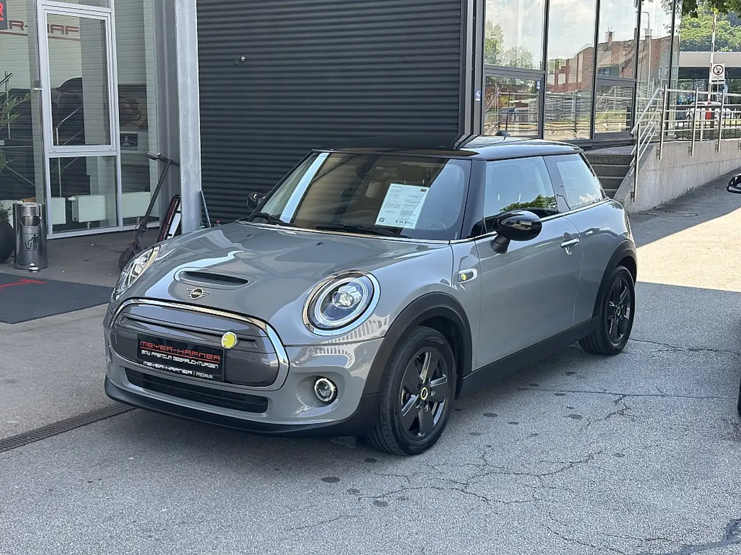 MINI Cooper S MINI Cooper SE Aut. Šedá - 1