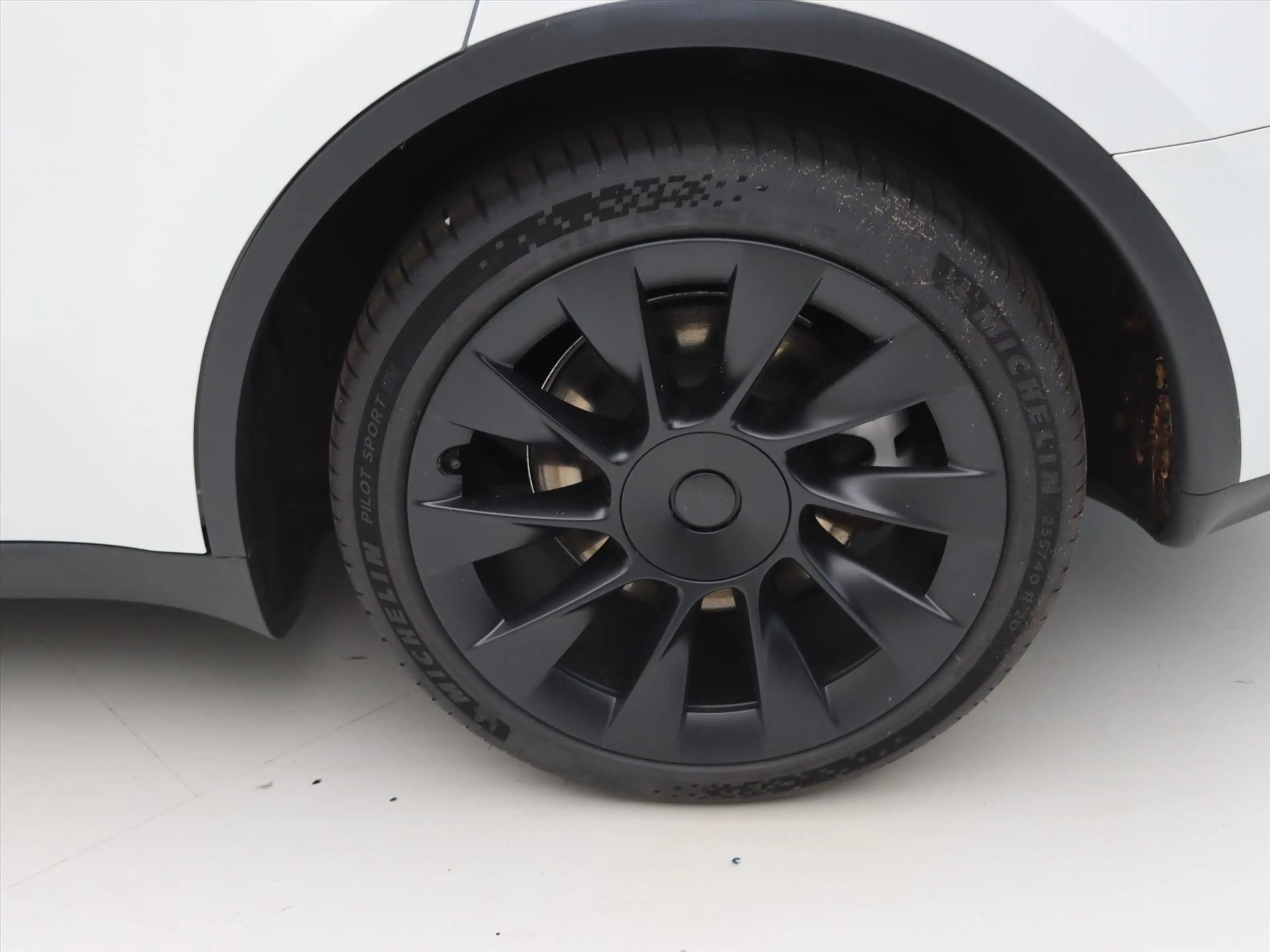Tesla Model Y Long Range AWD 75kWh 351pk 95% SoH [ AMD RYZEN+AUT — photo 12
