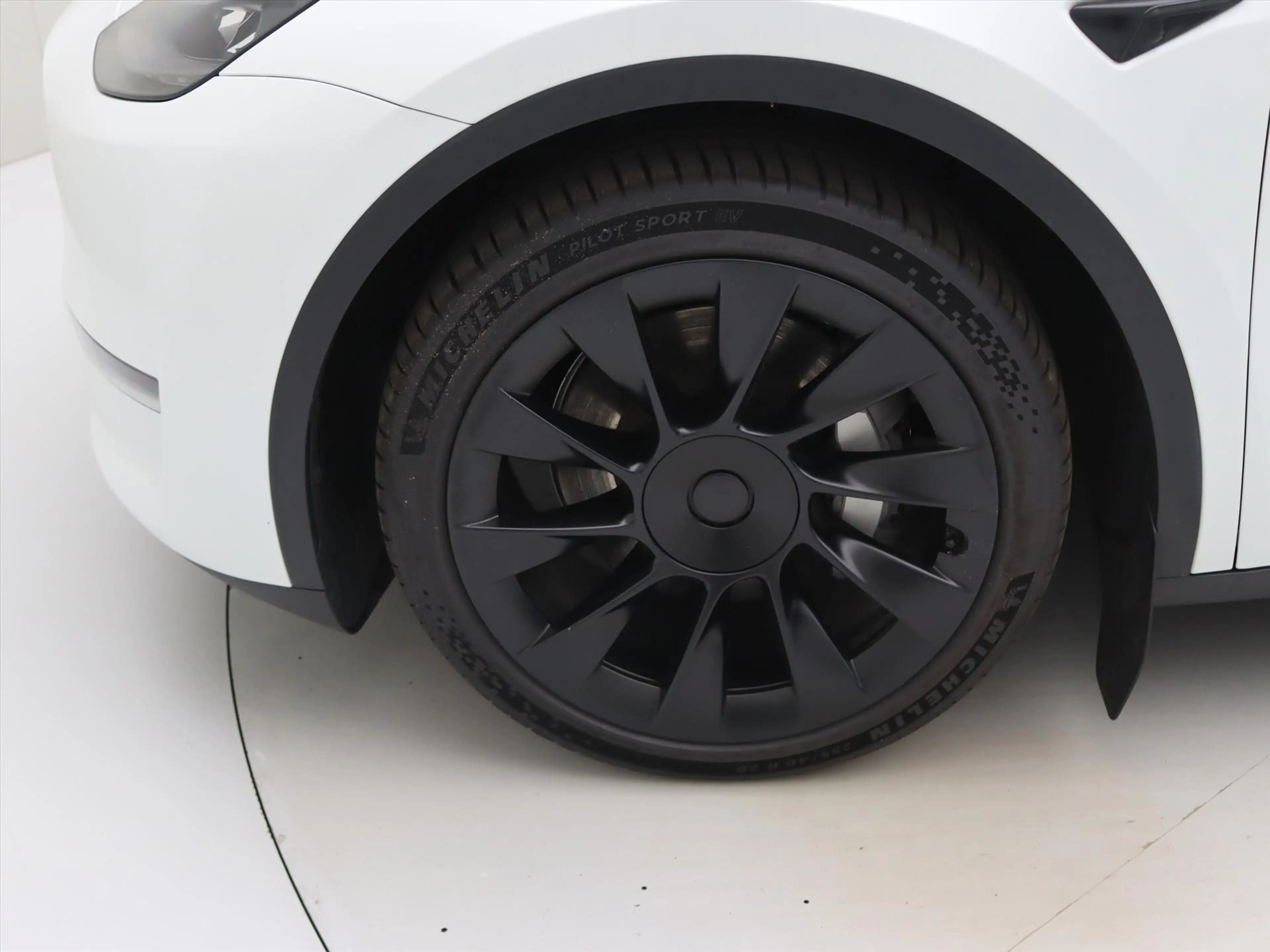 Tesla Model Y Long Range AWD 75kWh 351pk 95% SoH [ AMD RYZEN+AUT — photo 11