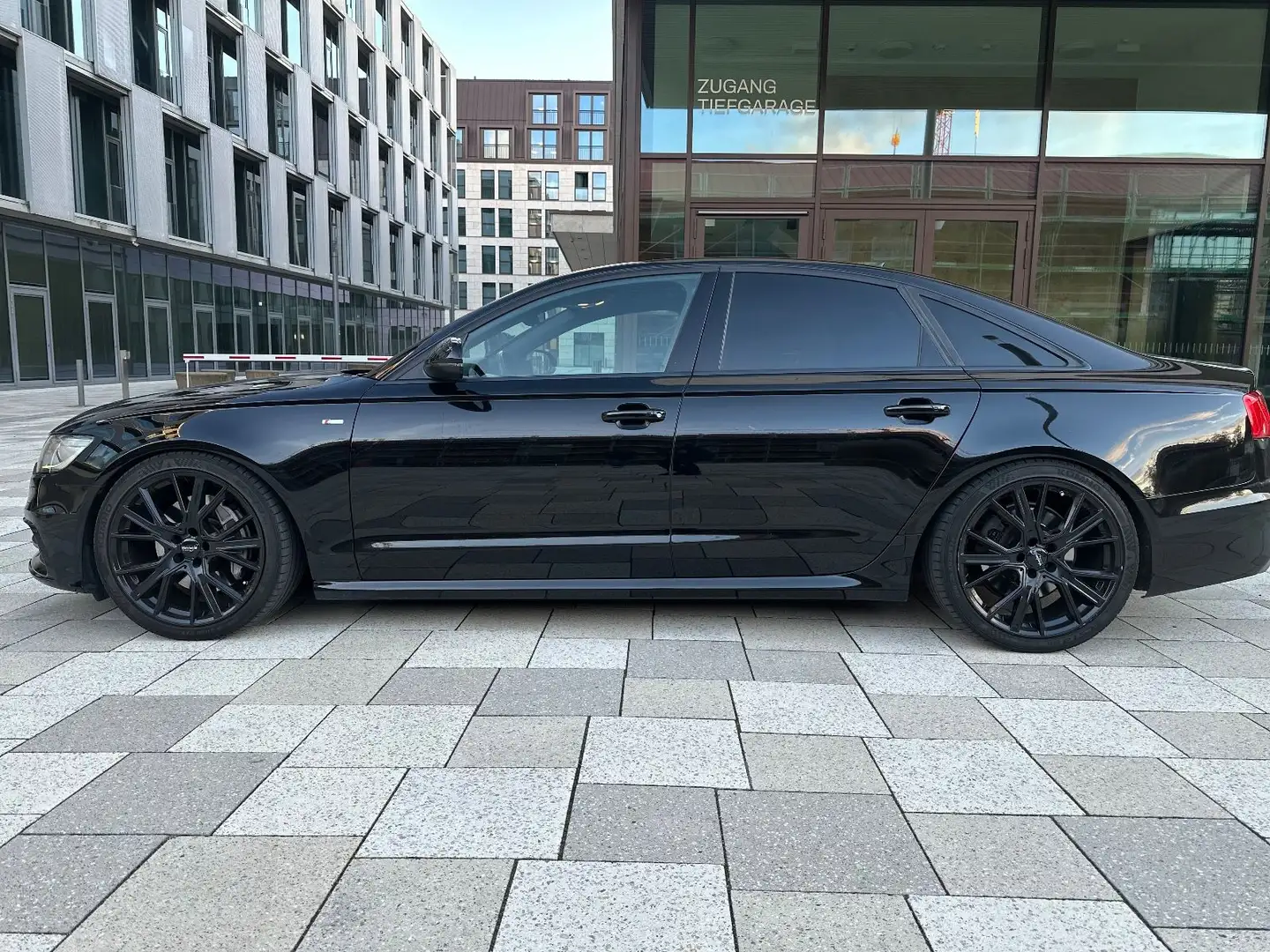 Audi A6 3.0 TFSI quattro S line Schwarz - 1