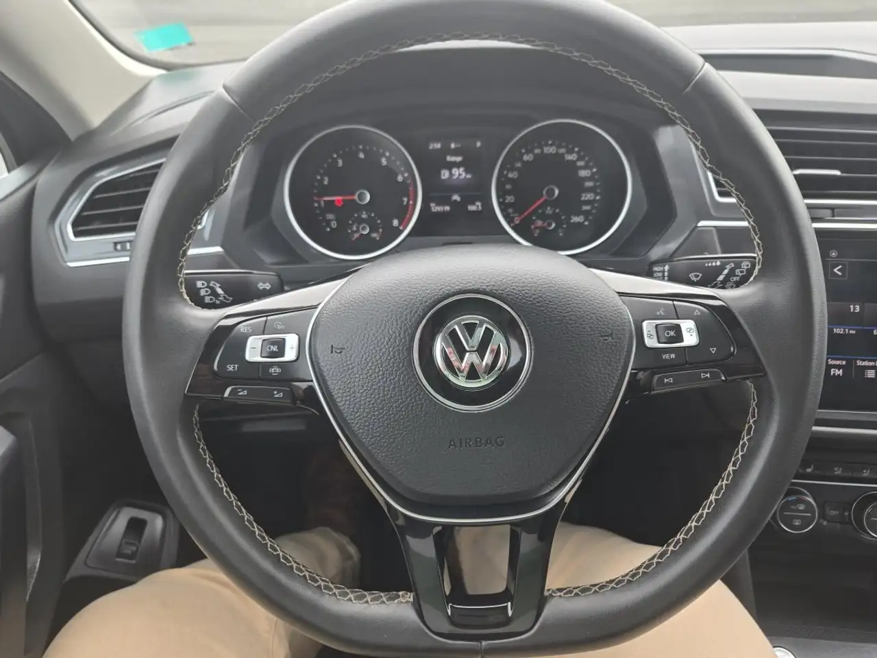 Volkswagen Tiguan снимка Volkswagen Tiguan