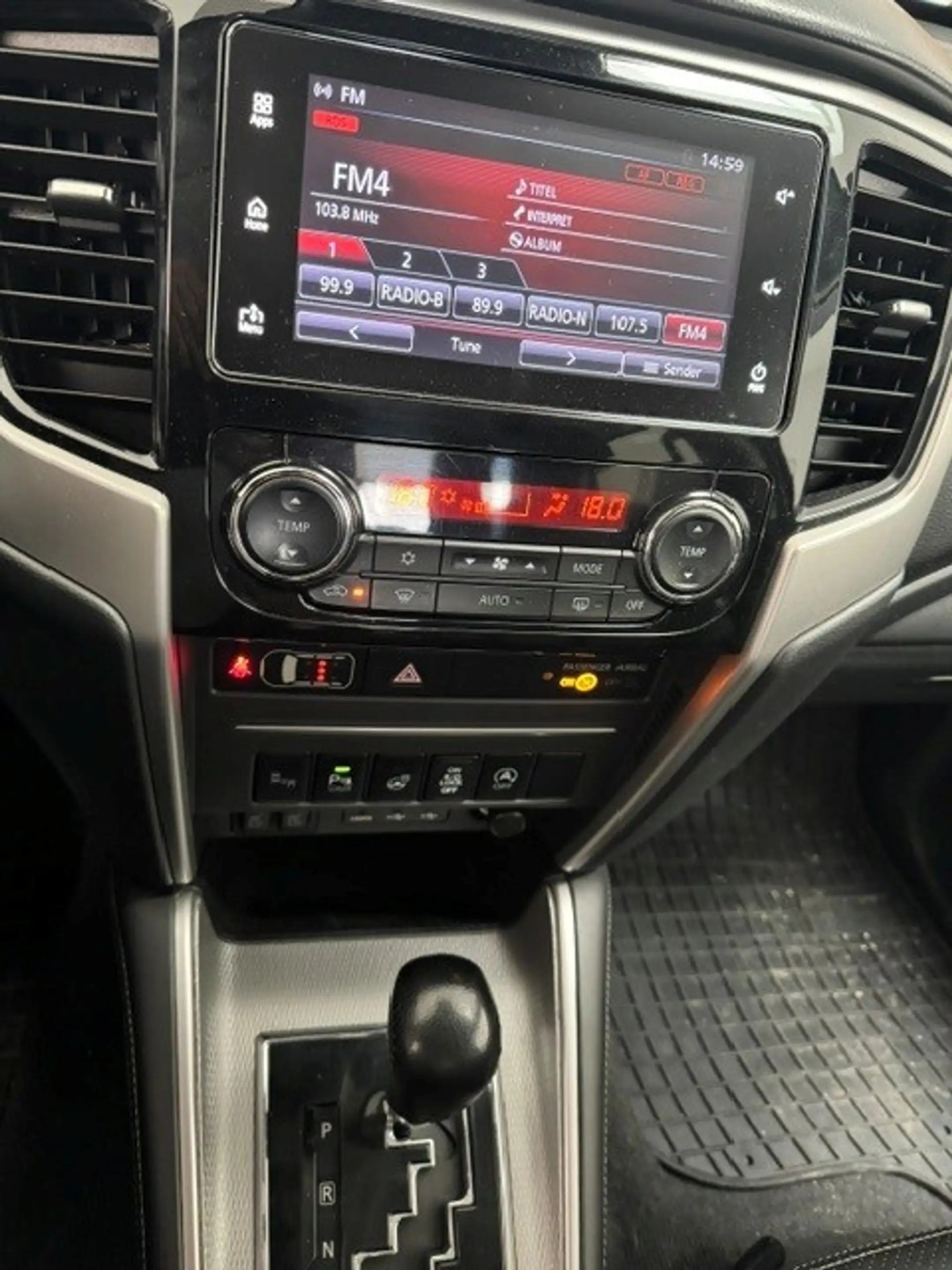 Mitsubishi L200 Diamond 2.2 DI D HP  Doppelkabine 4WD Automatic — photo 8