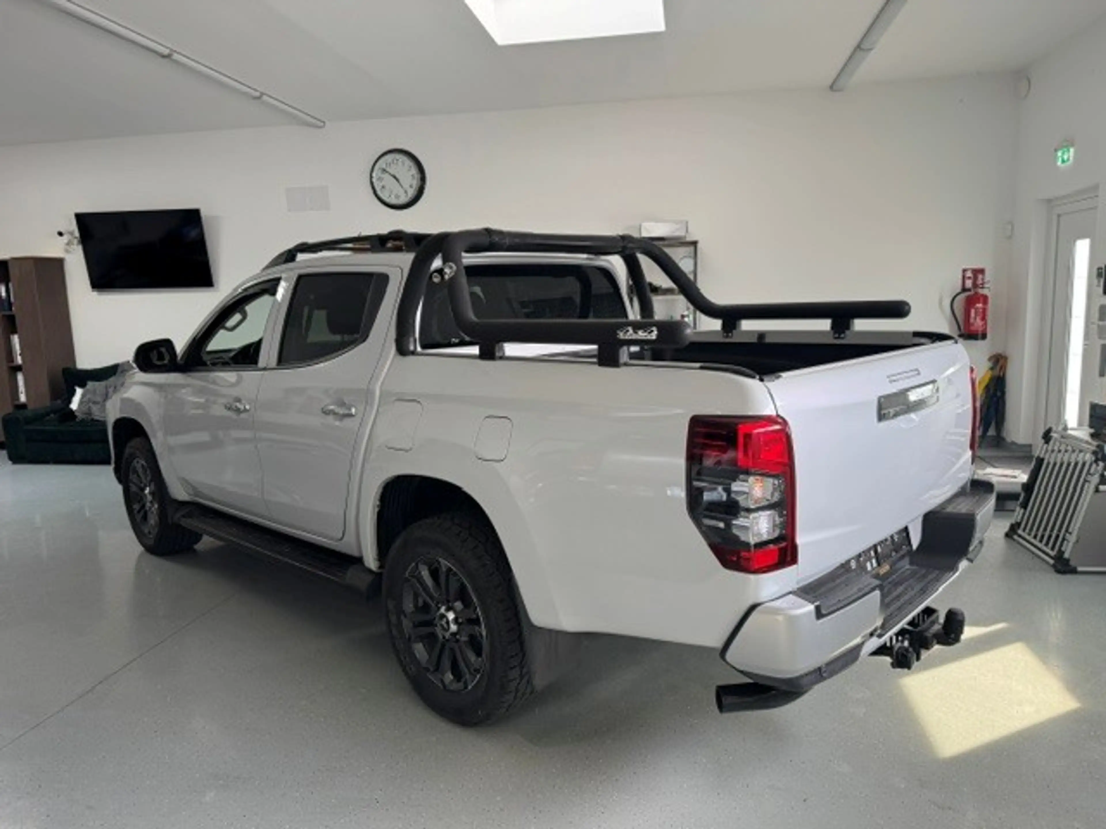 Mitsubishi L200 Diamond 2.2 DI D HP  Doppelkabine 4WD Automatic — photo 6