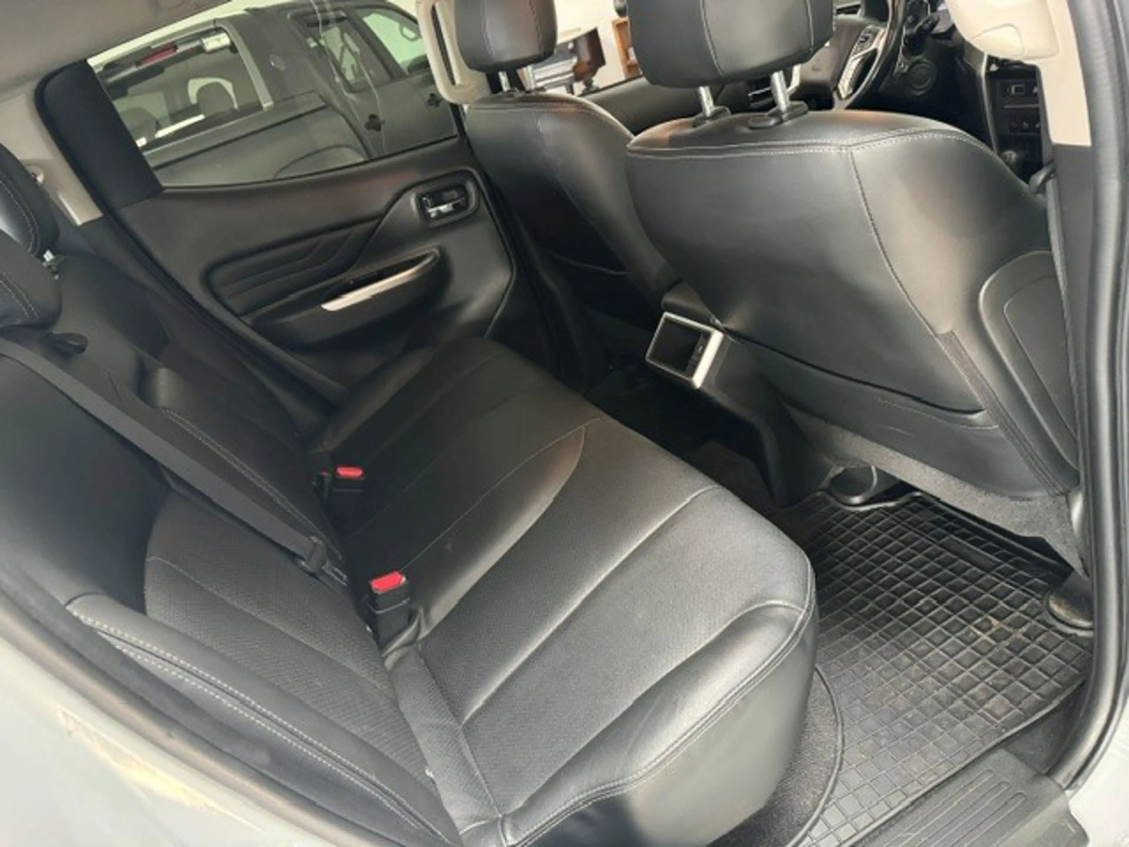 Mitsubishi L200 Diamond 2.2 DI D HP  Doppelkabine 4WD Automatic — photo 13