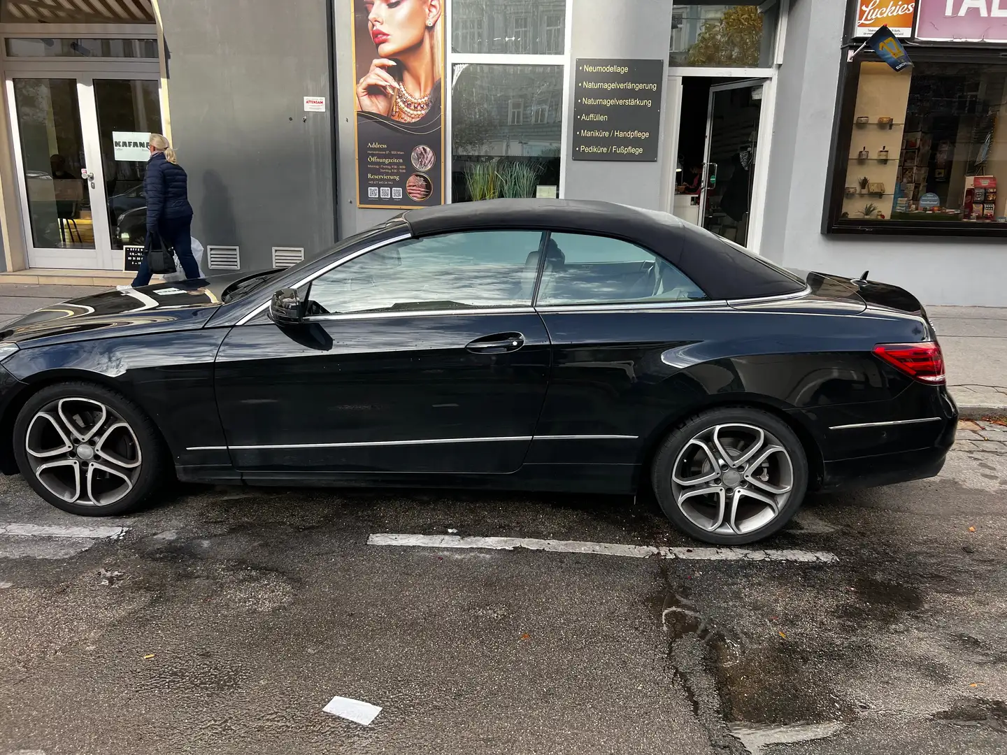 Mercedes-Benz E 250 E 250 CGI BlueEfficiency Aut. Schwarz - 2