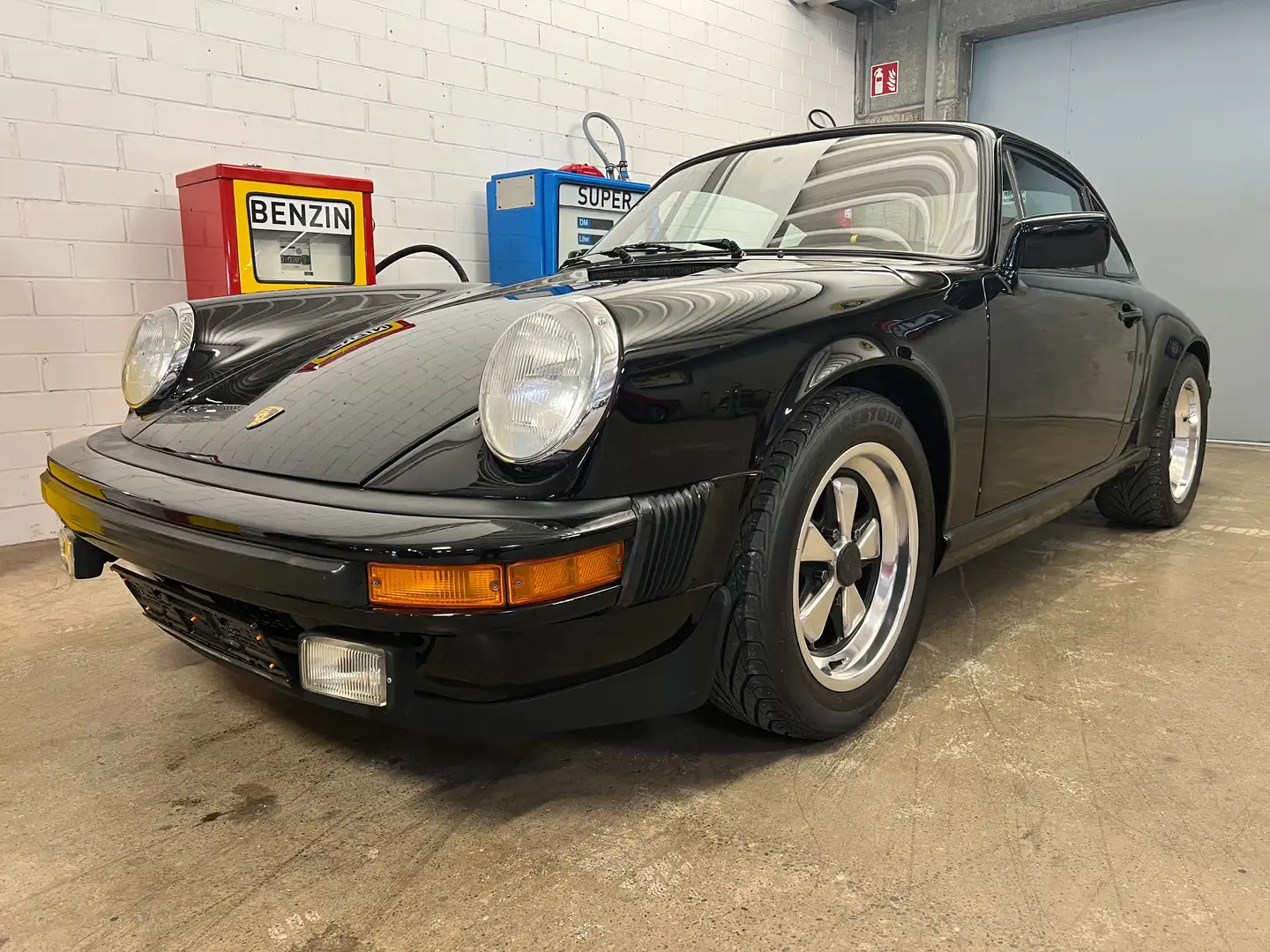 Porsche 911 911 SC 3.0 Schwarz - 2