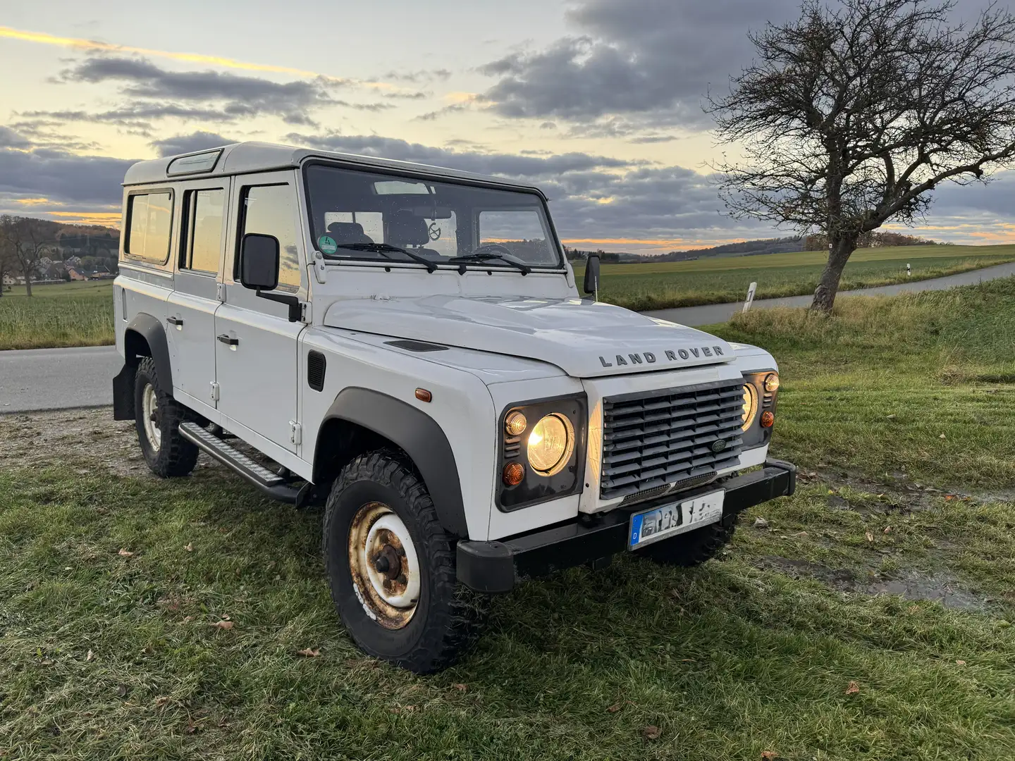 Land Rover Defender Defender Station Wagon Diesel 5-Türer 110 Weiß - 2