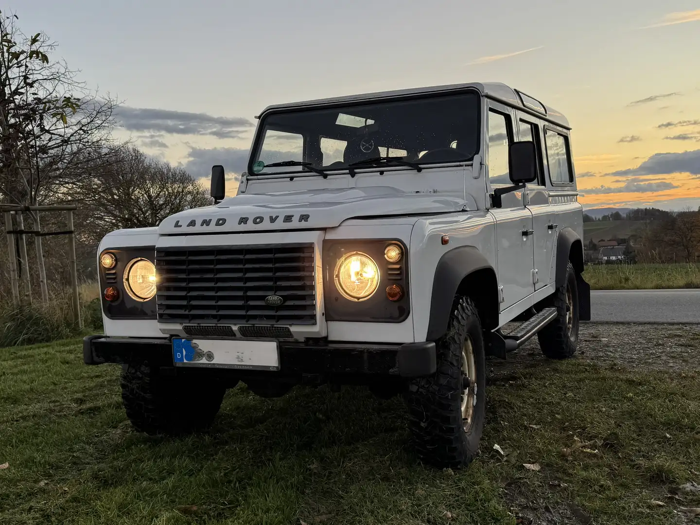 Land Rover Defender Defender Station Wagon Diesel 5-Türer 110 Weiß - 1