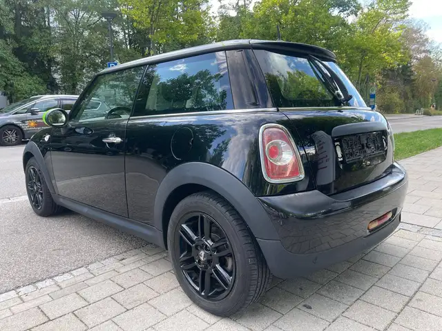 Mini Hatch view 3