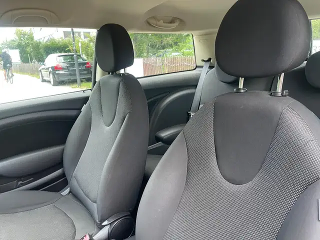 Mini Hatch view 15