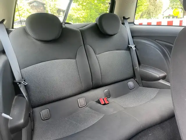 Mini Hatch view 16