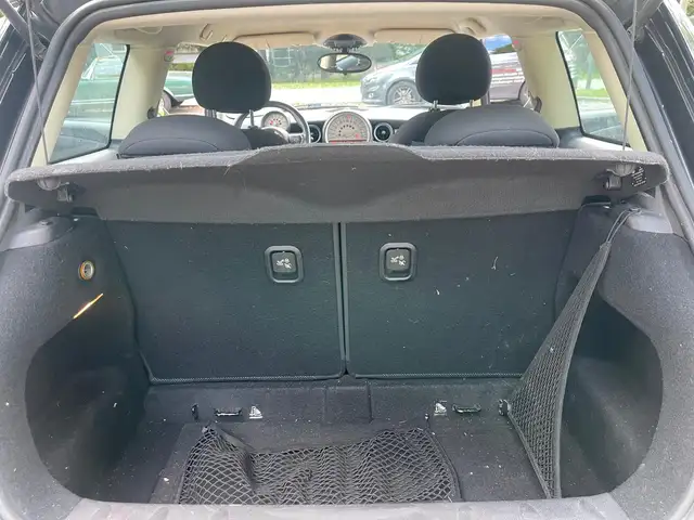 Mini Hatch view 21