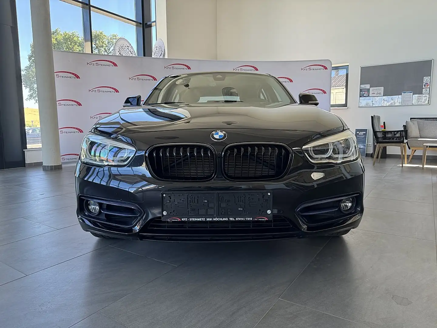 BMW 118 d Schwarz - 2