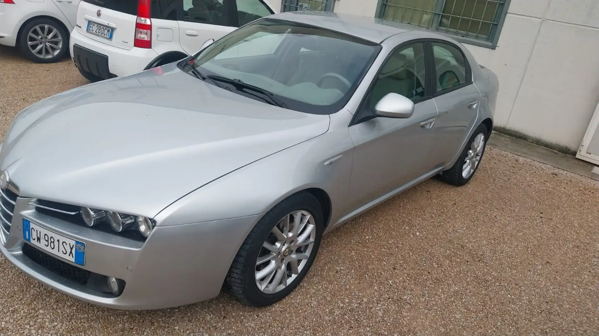 Alfa Romeo 159 exlusive jtdm - 1