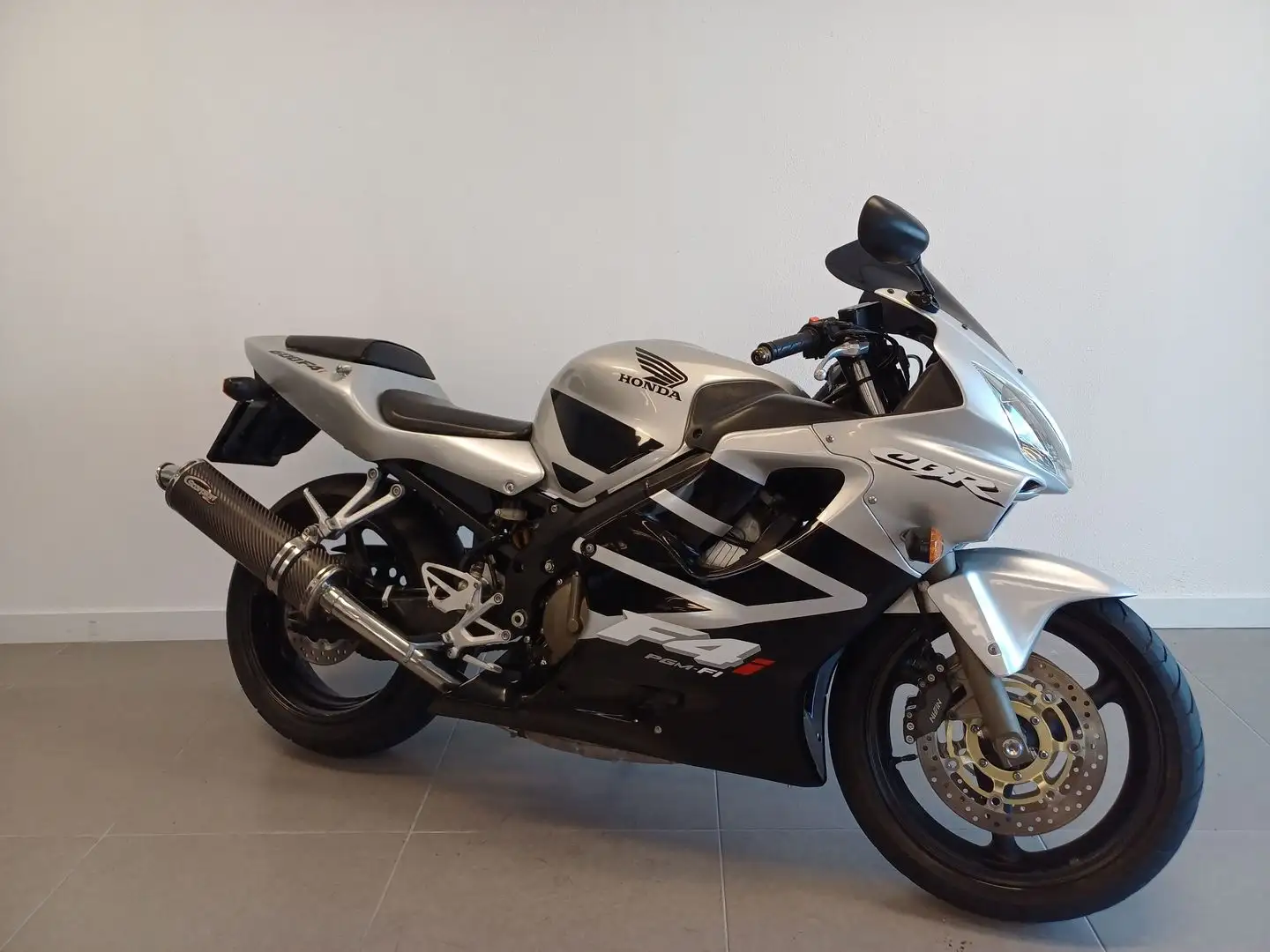 Honda CBR 600 F Gris - 2