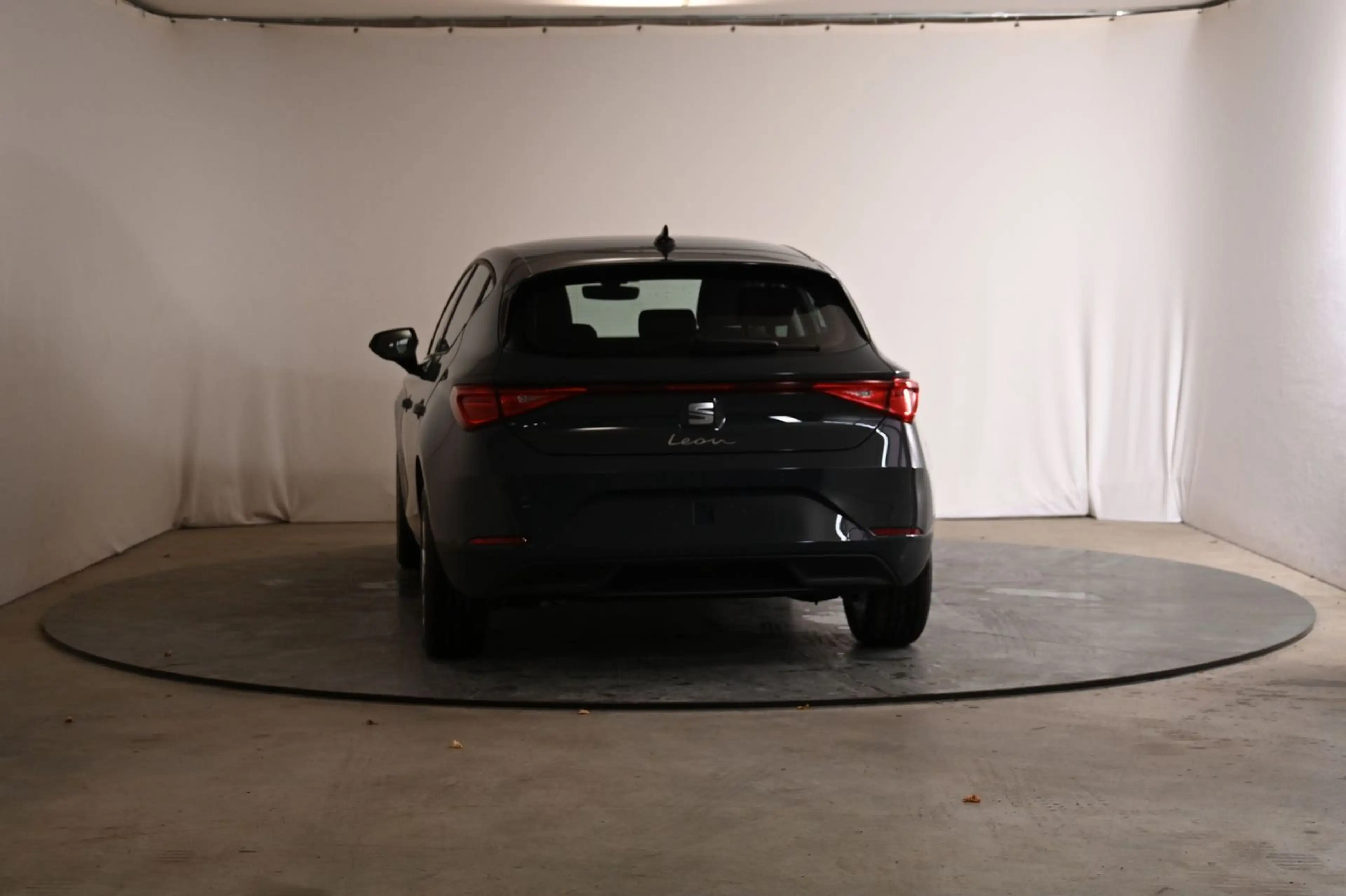 SEAT Leon Entry RFK|LED|Carplay|Klima|PDC|SHZ — photo 4