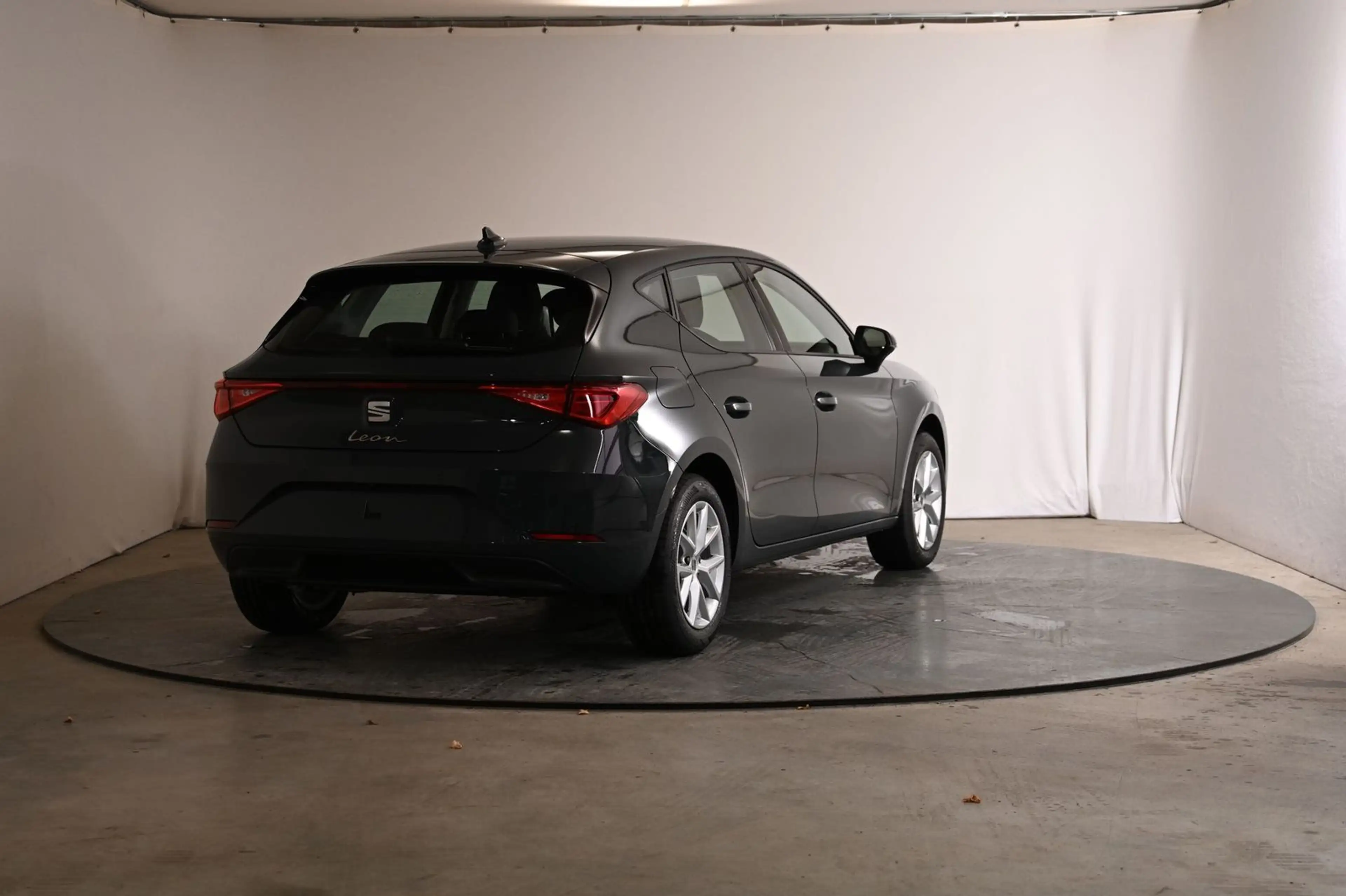 SEAT Leon Entry RFK|LED|Carplay|Klima|PDC|SHZ — photo 5