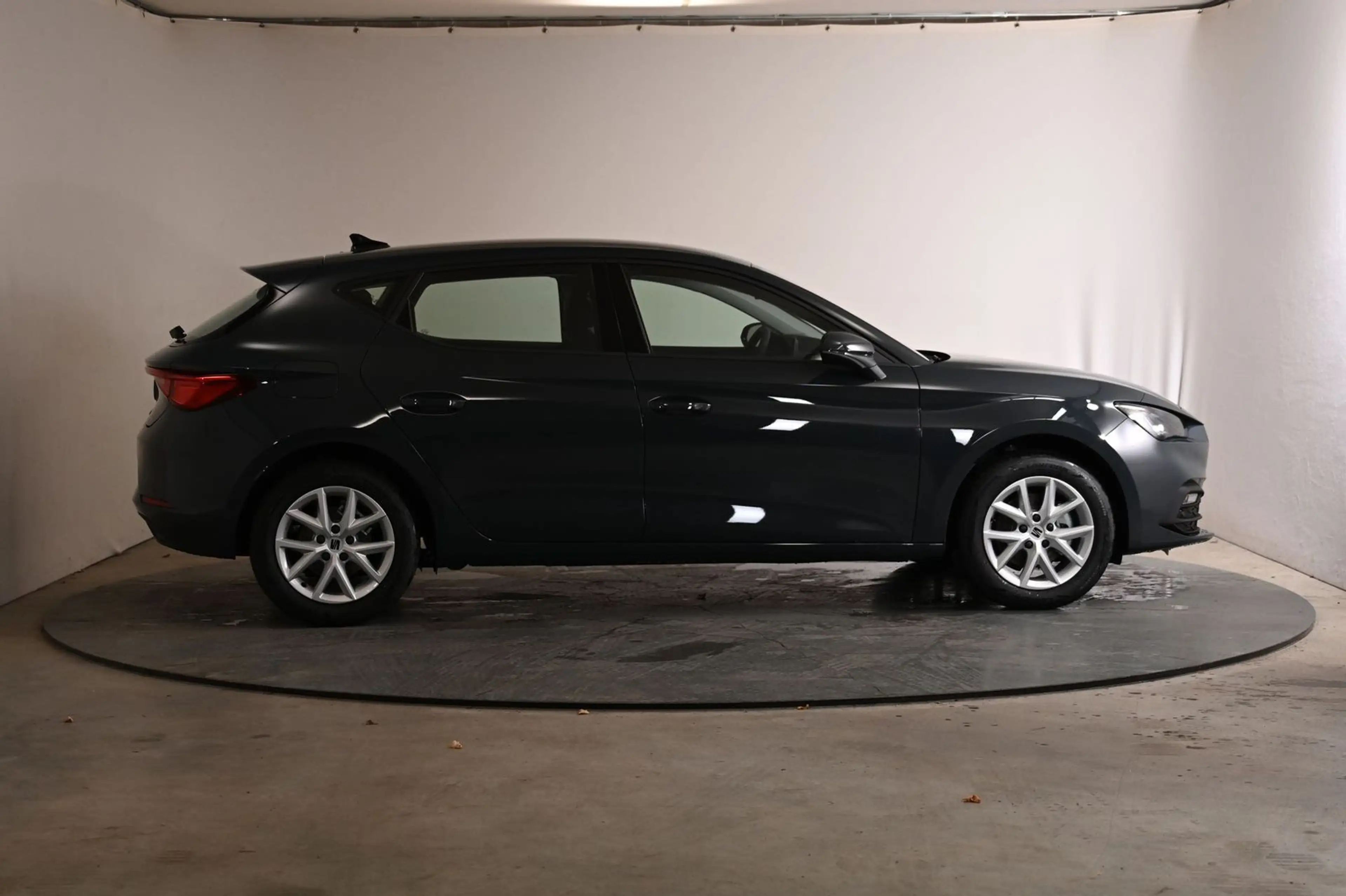 SEAT Leon Entry RFK|LED|Carplay|Klima|PDC|SHZ — photo 6