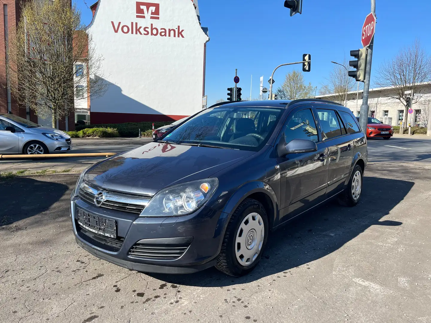 Opel Astra Edition*KLIMA*TEMPOMAT*TÜV/AU 11/2026* Grau - 1