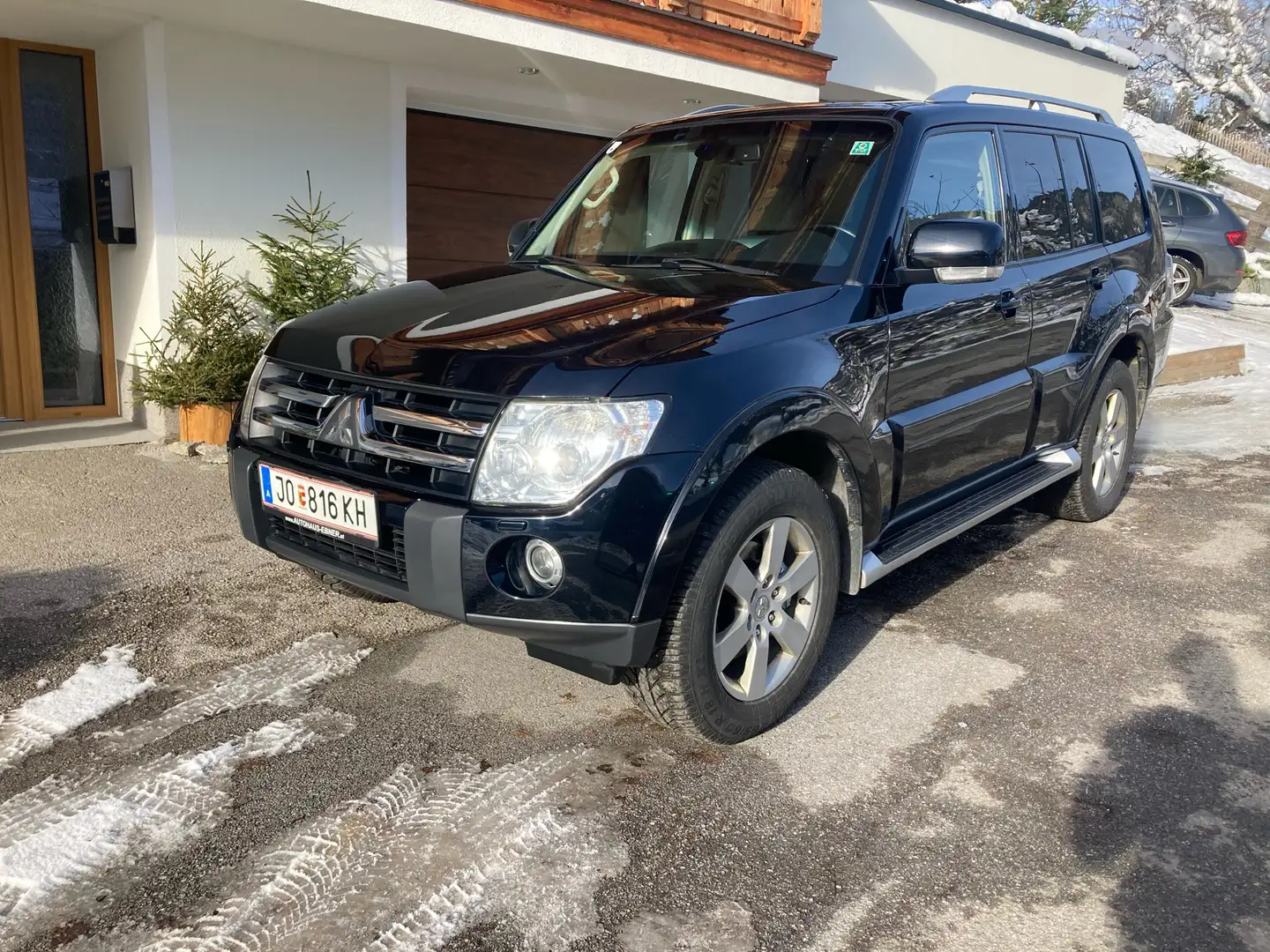 Mitsubishi Pajero Wagon Intense+ 3,2 DI-D TD Aut. Schwarz - 2