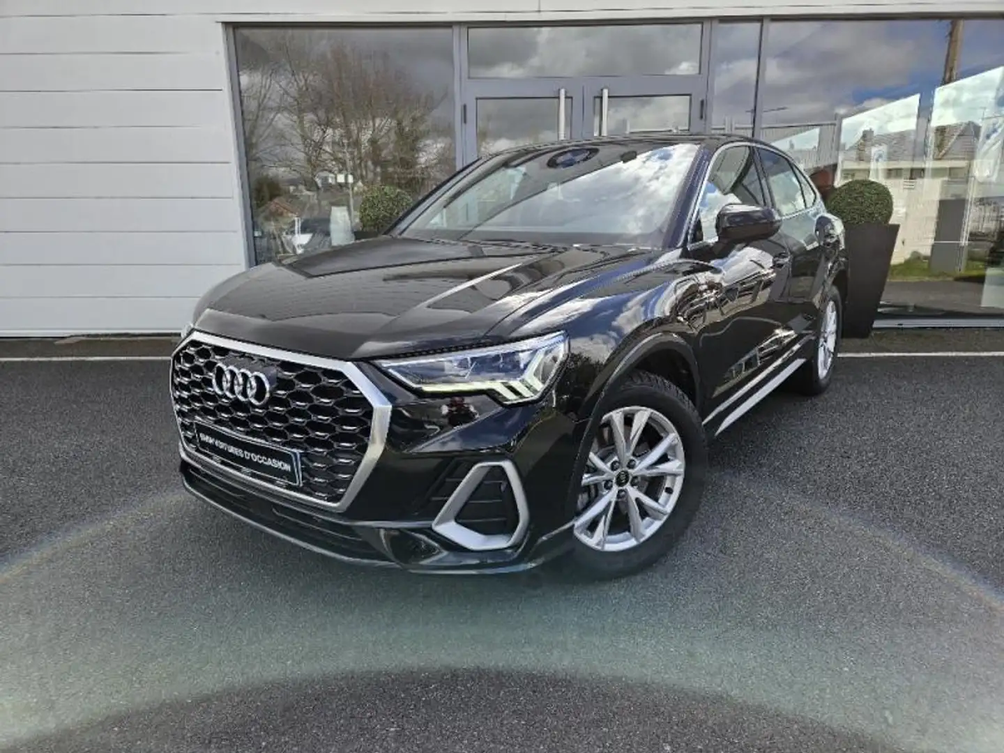 Audi Q3 45 TFSI e 245ch S line S tronic 6 - 1