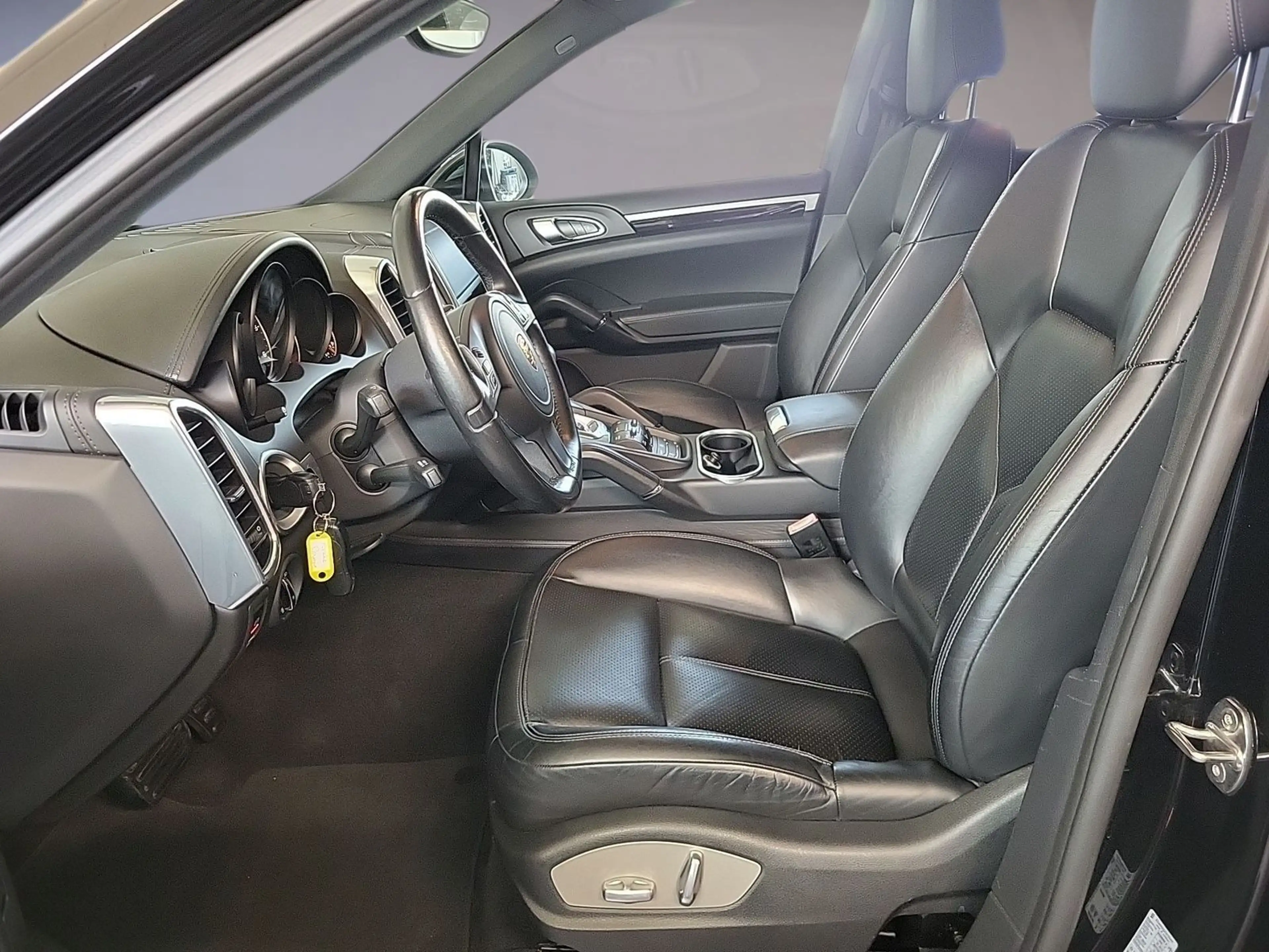 Porsche Cayenne 3.0d*8xBEREIFT*LEDER*LUFT*XENON — photo 11