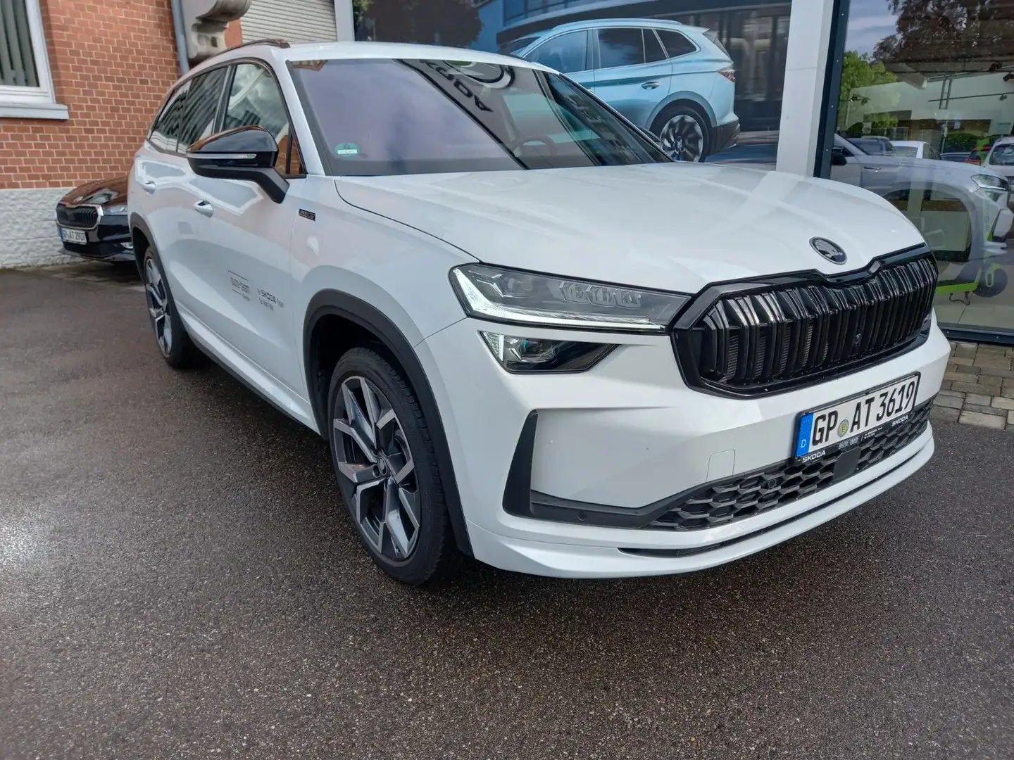 Skoda Kodiaq 2.0 TDI 142kW 4x4 Sportline, AHK, HEAD-UP Fehér - 2