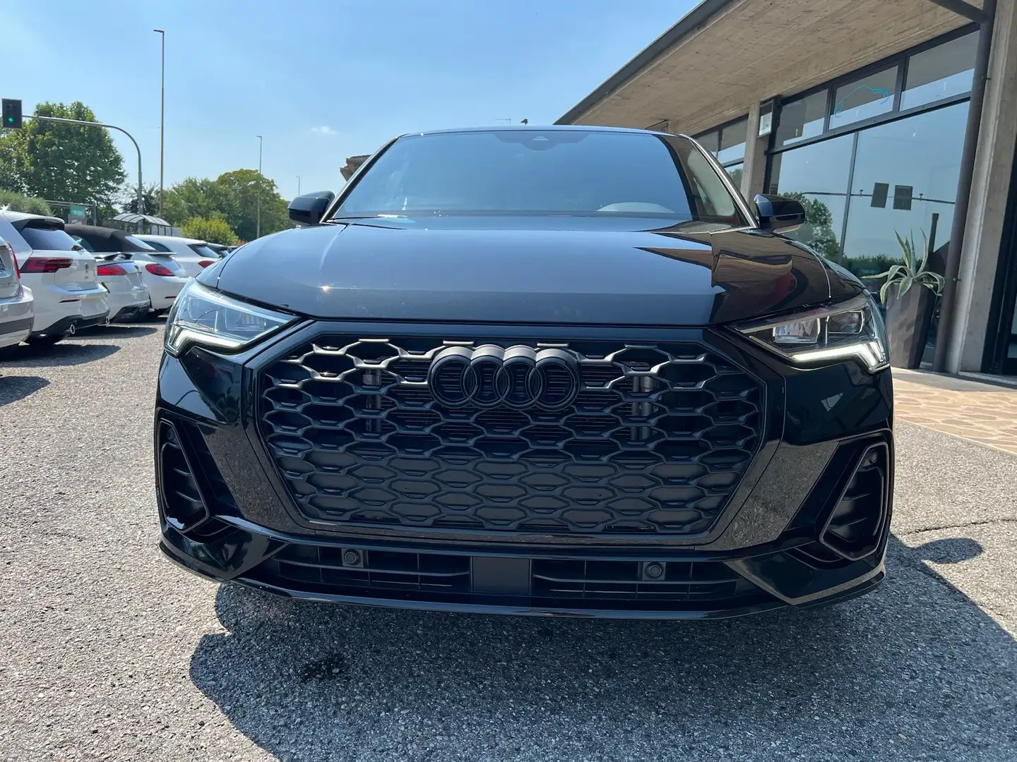 Audi Q3 Q3 Sportback 35 1.5 tfsi S line edition Sline SPB Zwart - 2