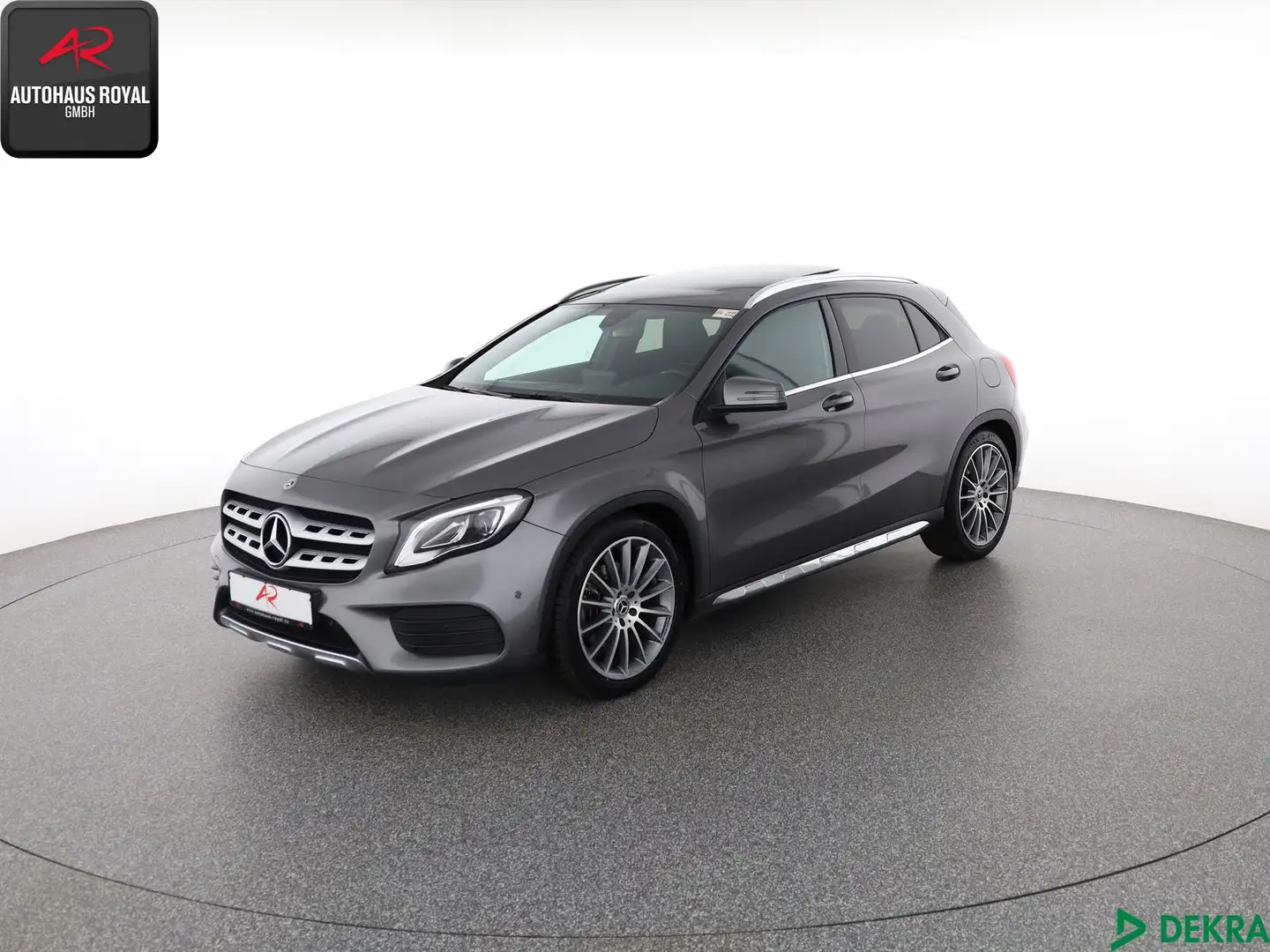 Mercedes-Benz GLA 250 GLA 250 4M AMG KAMERA,TOTWINKEL,PANO,AMBIENTE,SH Grau - 1