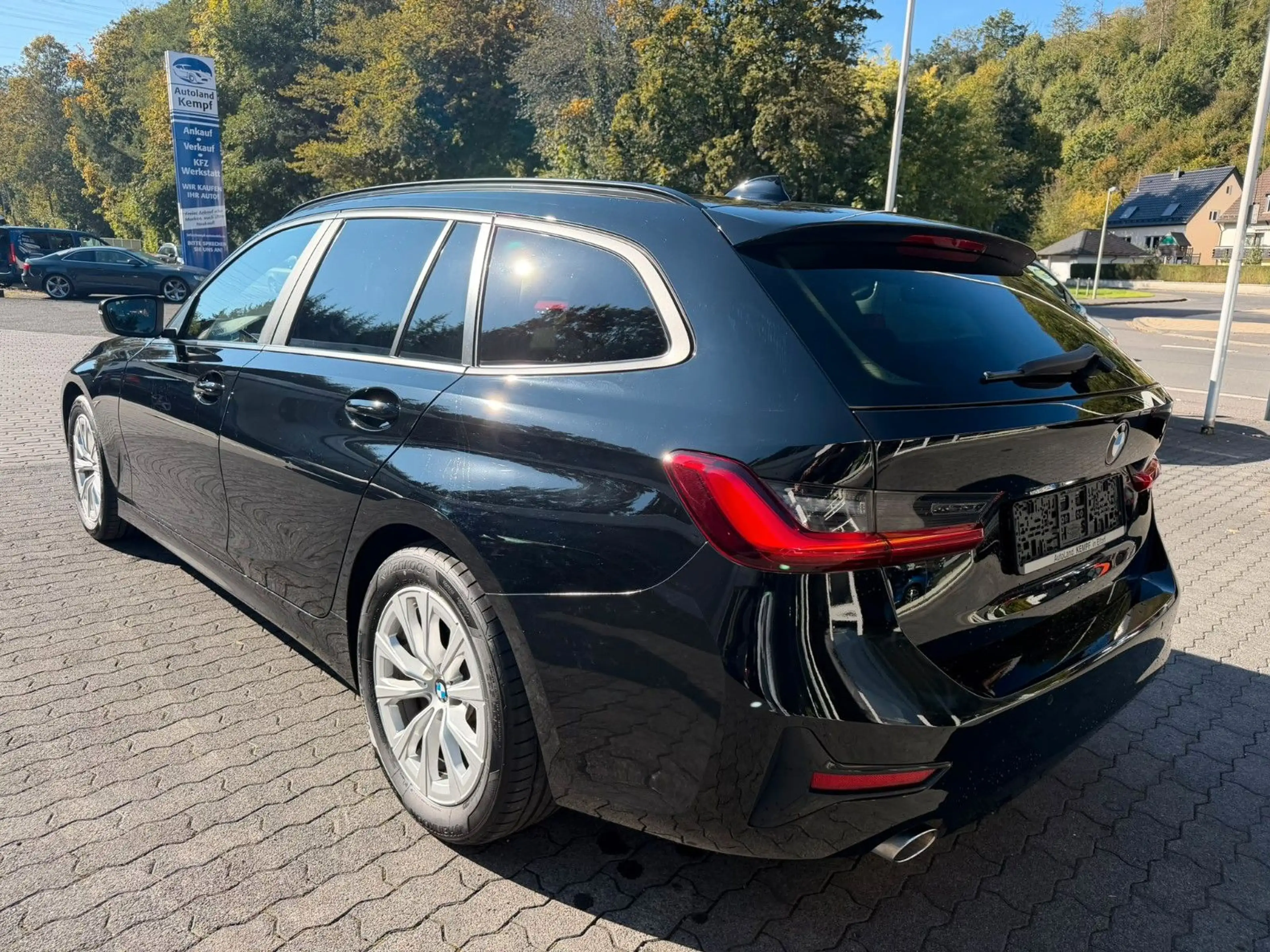 BMW 318 Touring, schw. AHK, PDC, SZ, 1. Hand — photo 4
