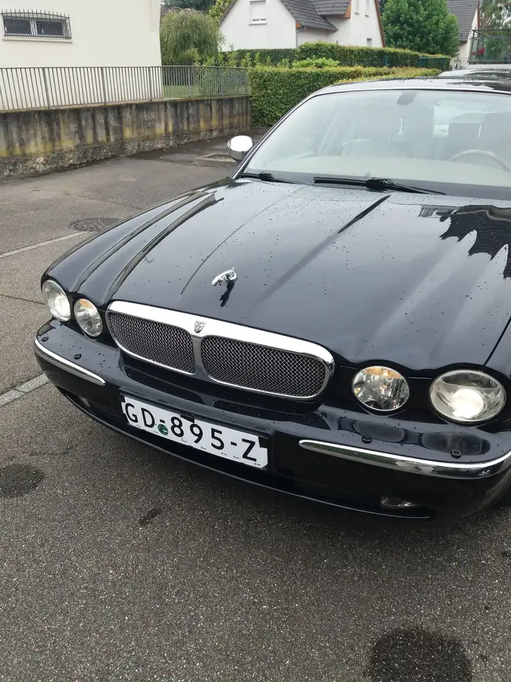 Jaguar XJ