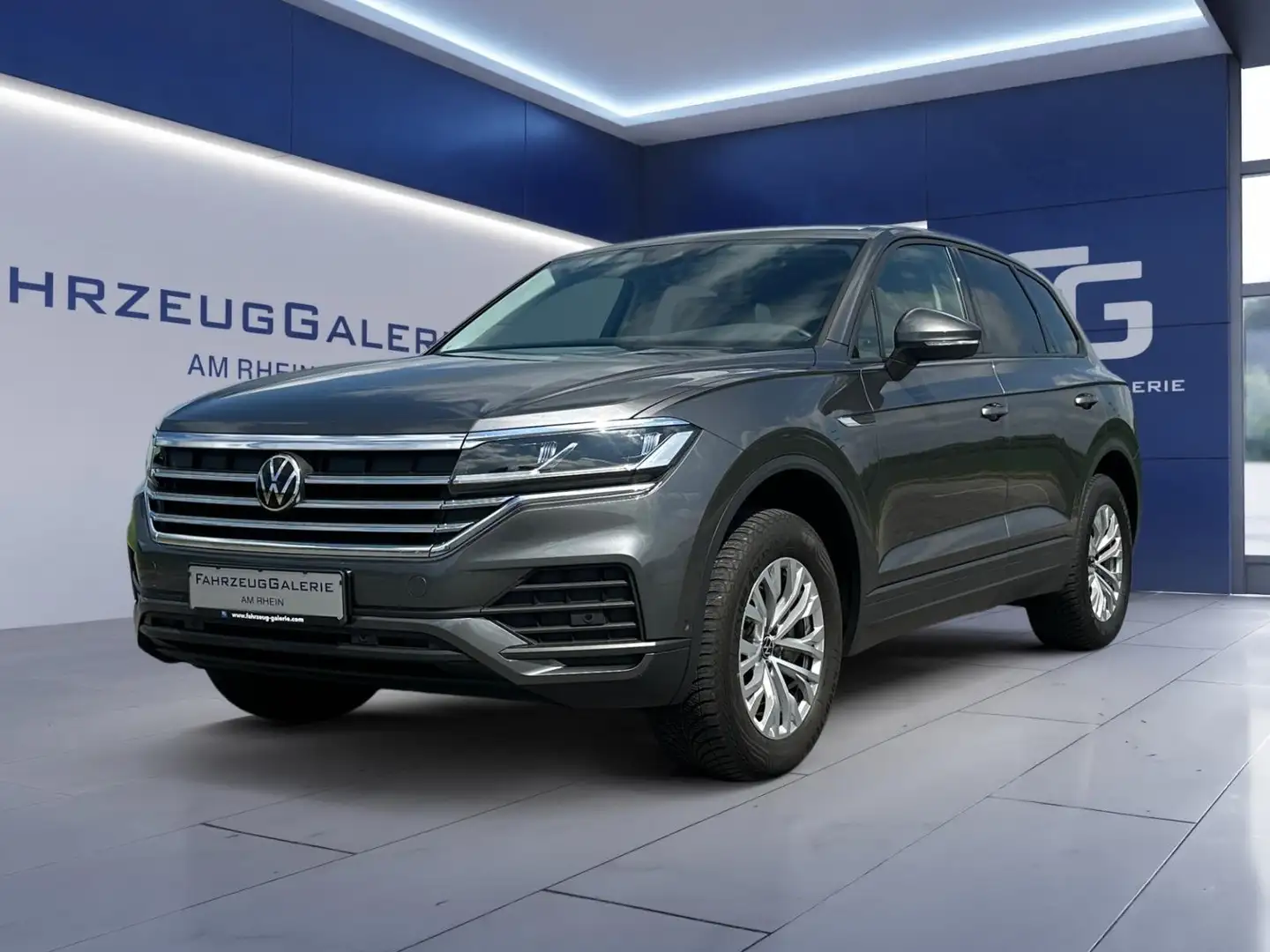 Volkswagen Touareg 4Motion 3.0 TDI V6 Innovision Cockpit Сірий - 2