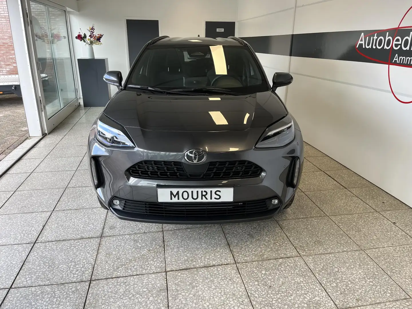 Toyota Yaris Cross 1.5 Hybrid 130 Team D Grijs - 2