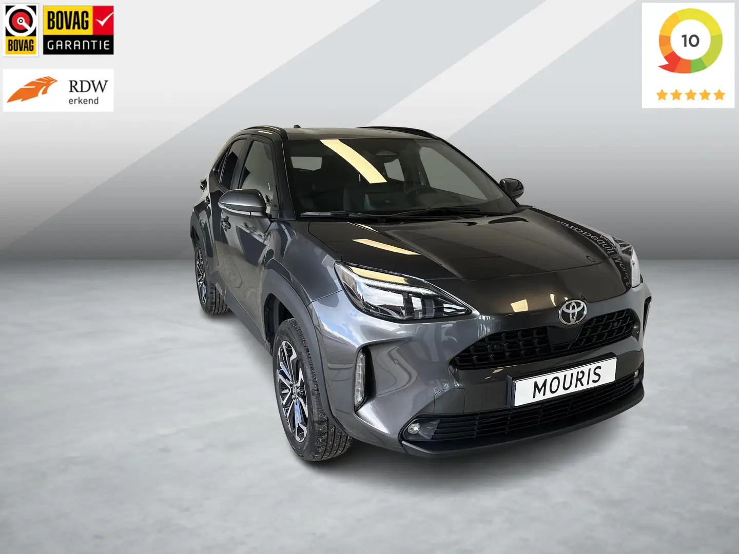 Toyota Yaris Cross 1.5 Hybrid 130 Team D Grijs - 1