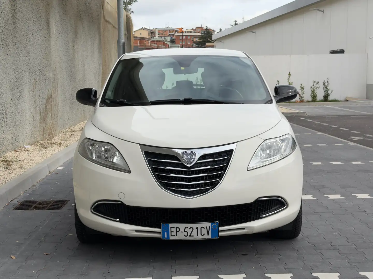 Lancia Ypsilon Ypsilon 1.2 EcoChic GPL Bianco - 2