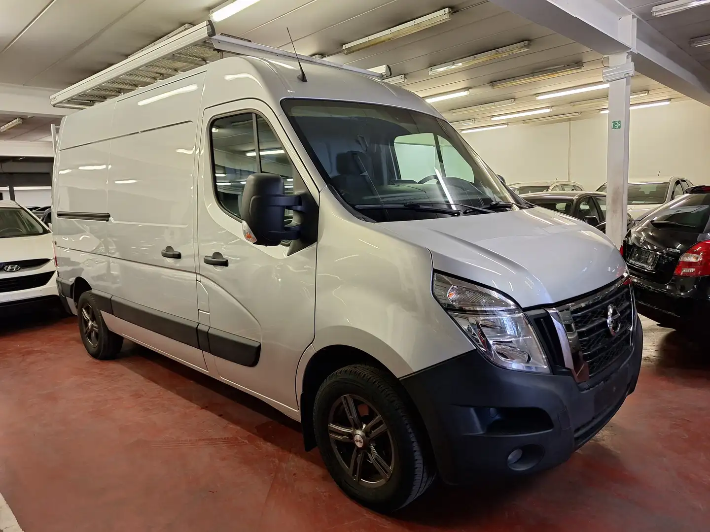 Nissan NV400 2.3 dCi L3H1 Acenta S/S Grijs - 2