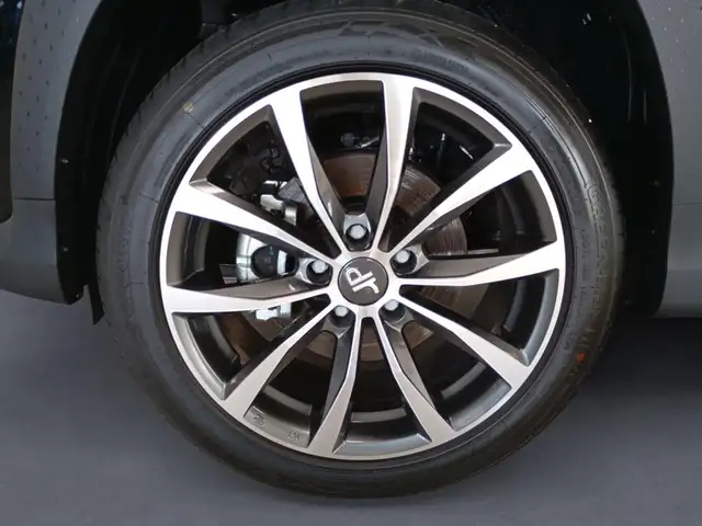 DR Automobiles DR3 view 9