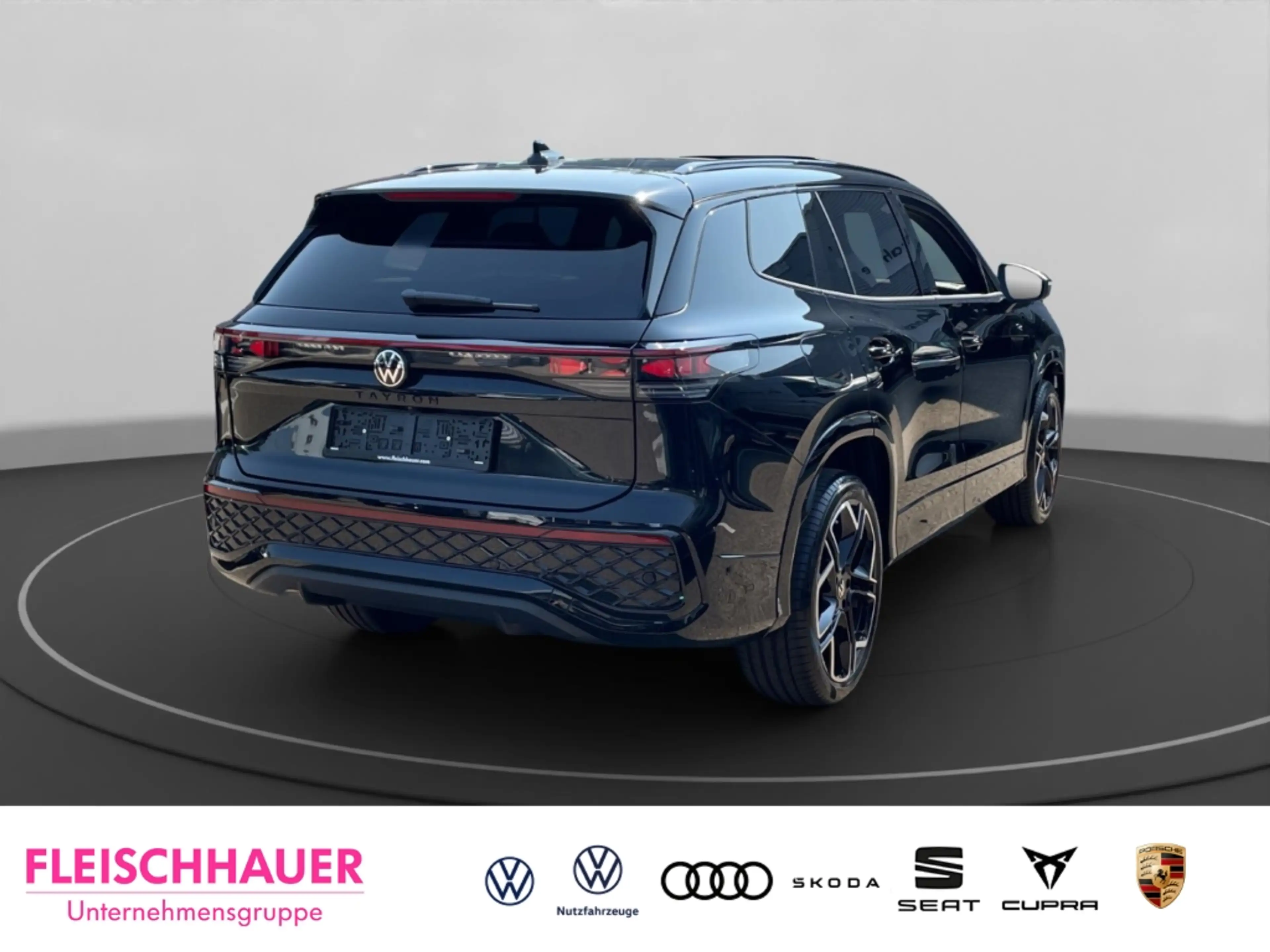 Volkswagen Tayron 1.5 TSI eHybrid 200kW R-Line AHK BLACK HUD PANO — photo 6