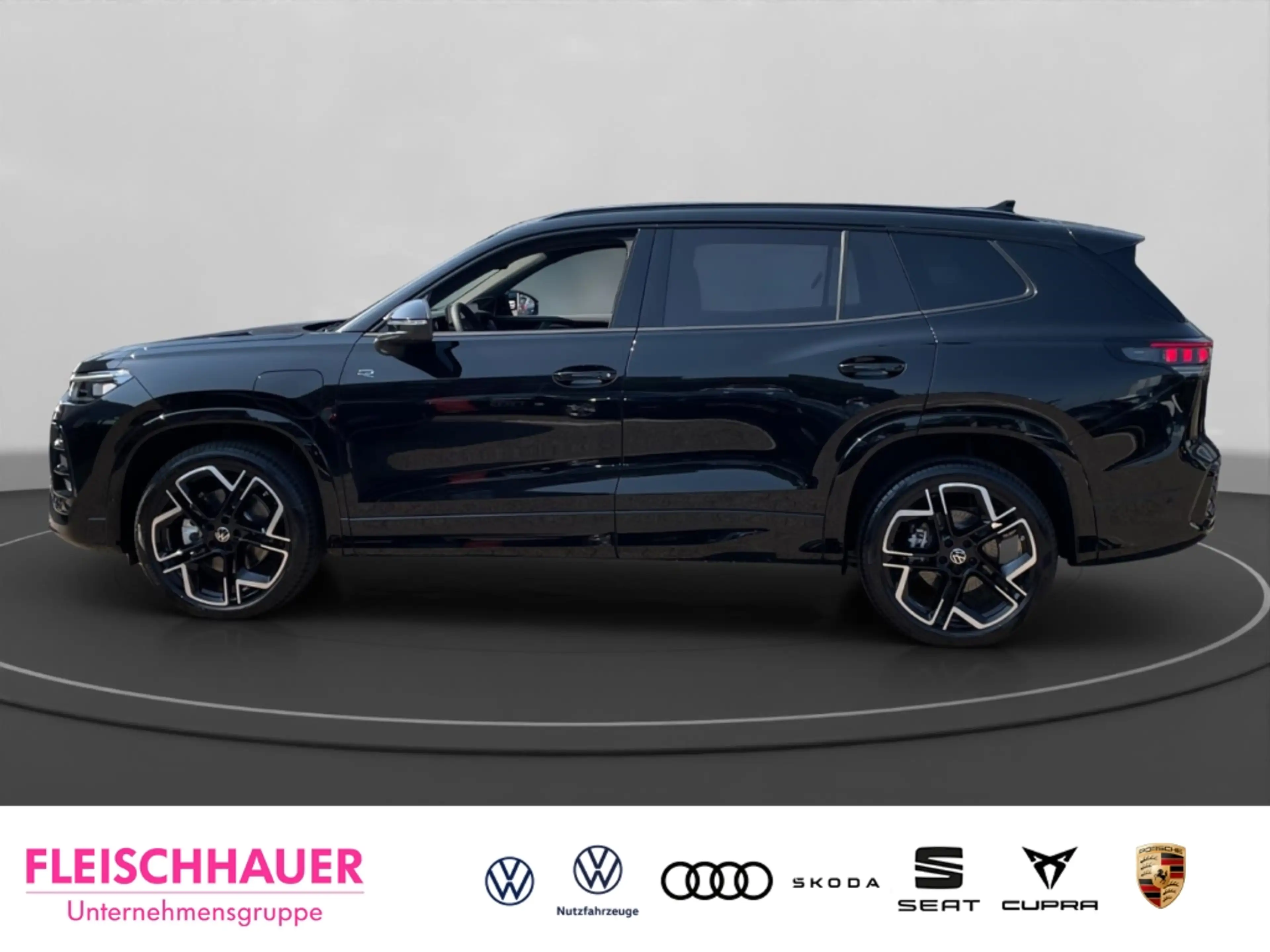 Volkswagen Tayron 1.5 TSI eHybrid 200kW R-Line AHK BLACK HUD PANO — photo 3